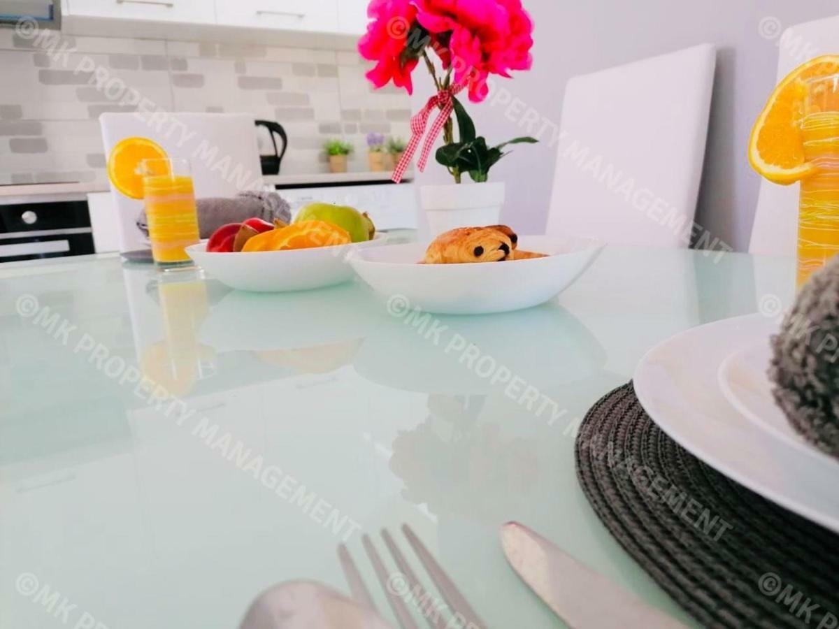 Lysia Sea-View Apartment Larnaca Esterno foto