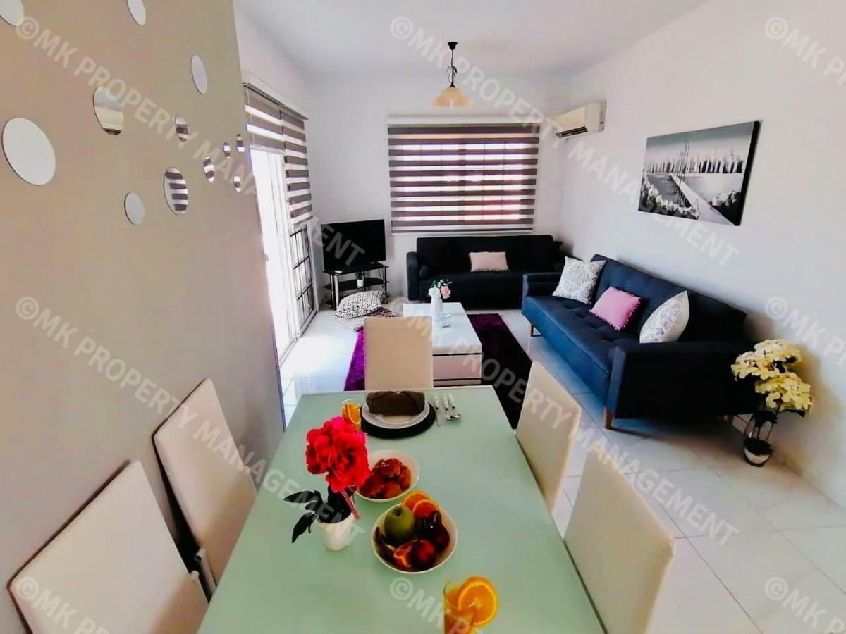 Lysia Sea-View Apartment Larnaca Esterno foto