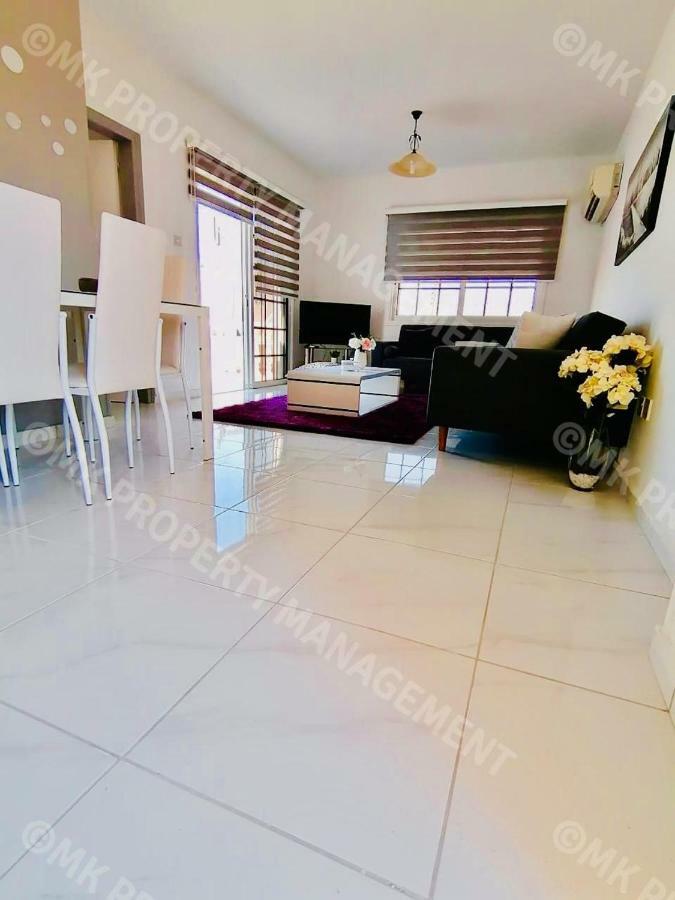 Lysia Sea-View Apartment Larnaca Esterno foto