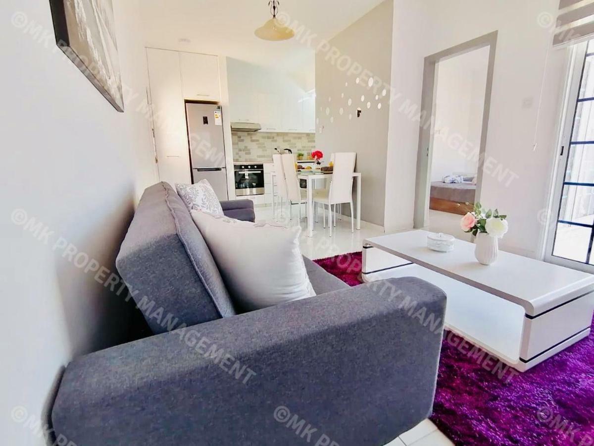 Lysia Sea-View Apartment Larnaca Esterno foto