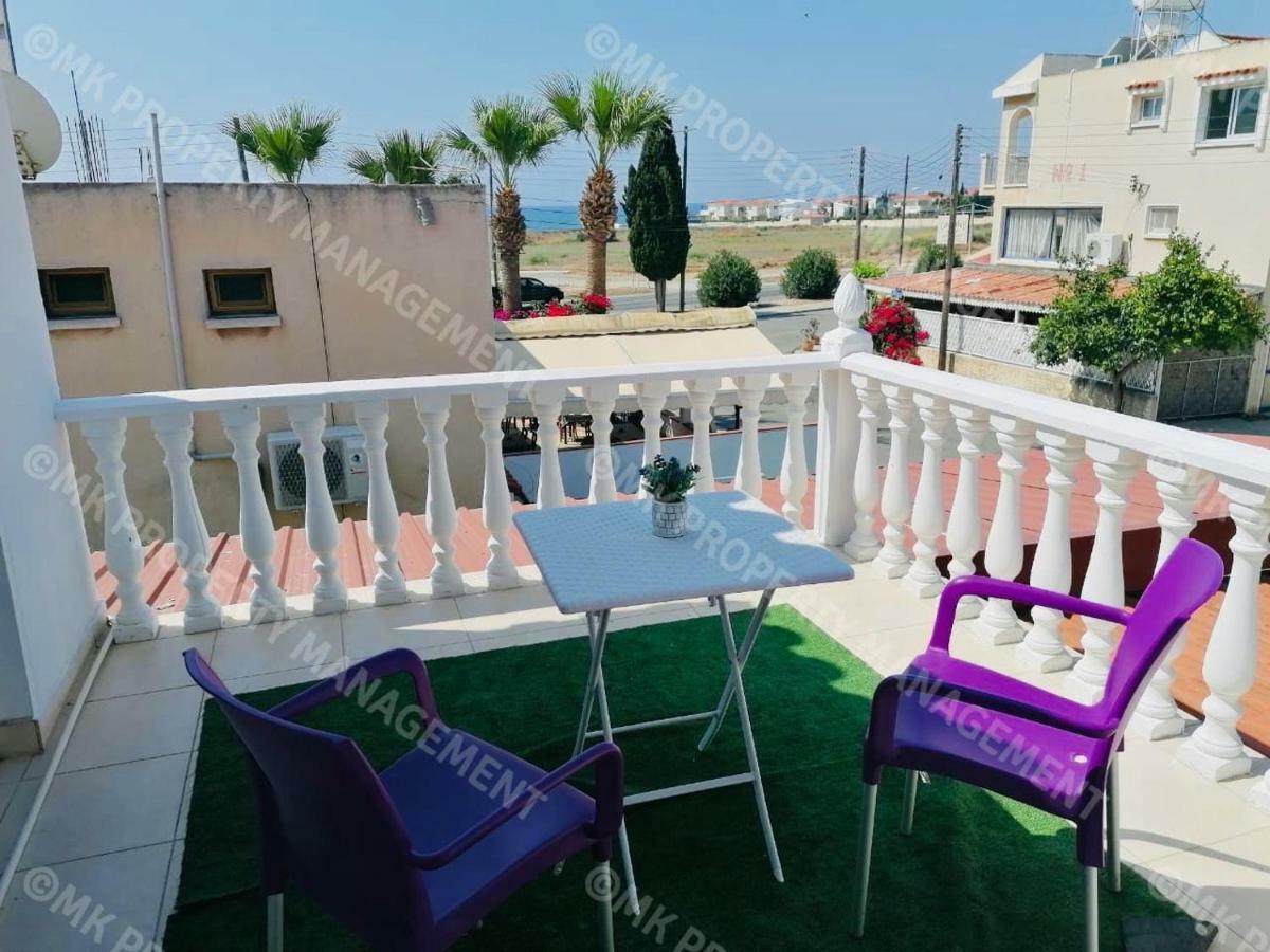 Lysia Sea-View Apartment Larnaca Esterno foto