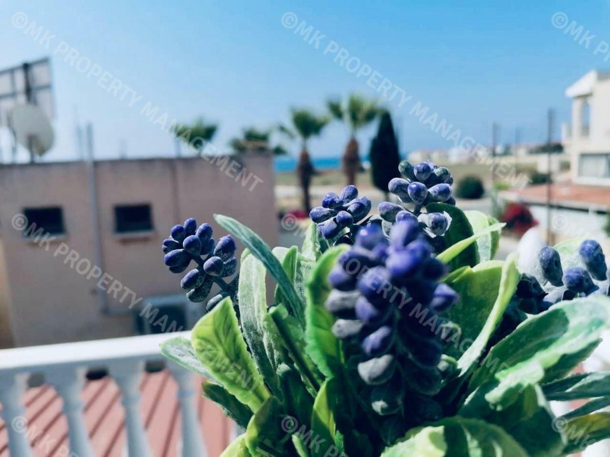 Lysia Sea-View Apartment Larnaca Esterno foto